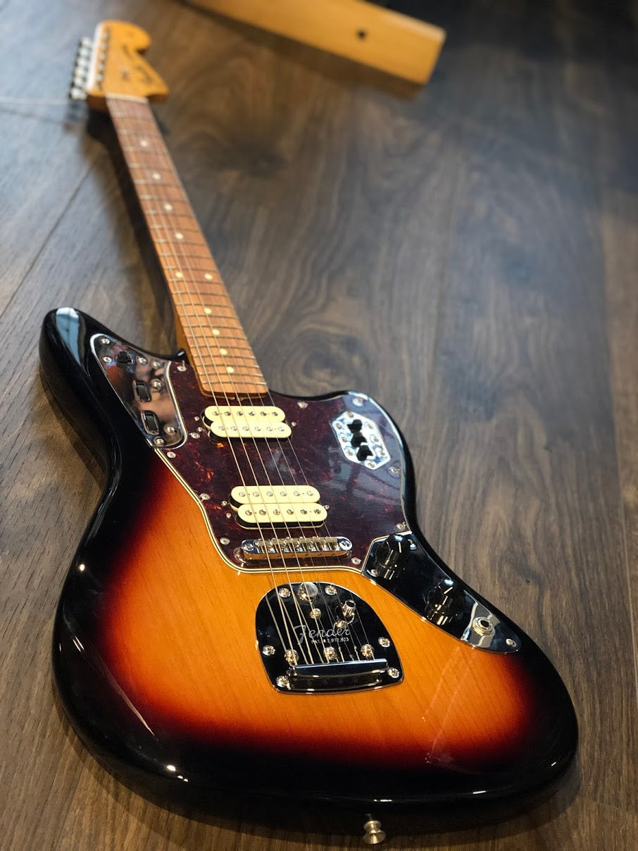 Fender Classic Player Jaguar Special HH in 3 Color Sunburst with