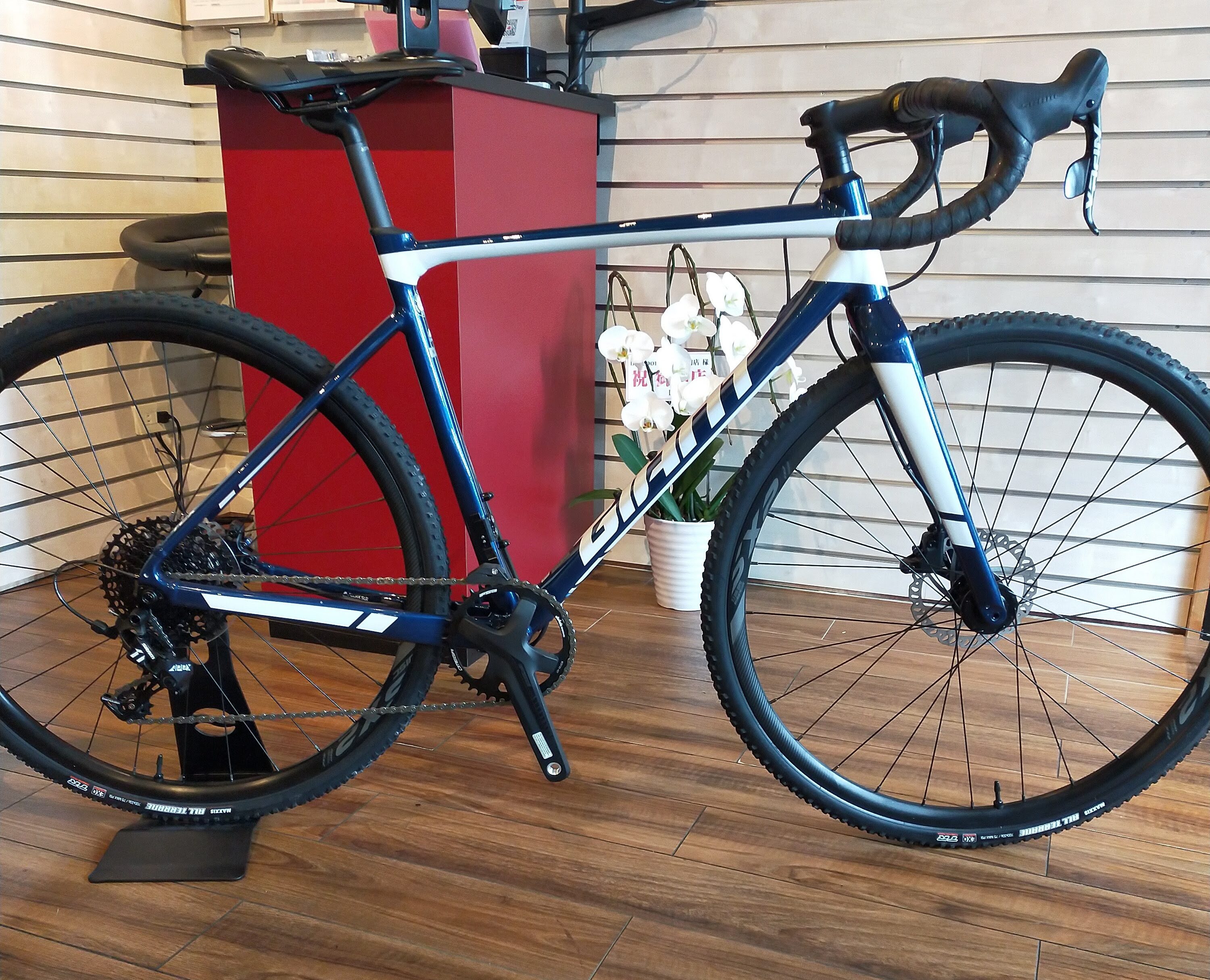 新宿都庁前店 通勤、通学、ロングライドにも グラベル、本格