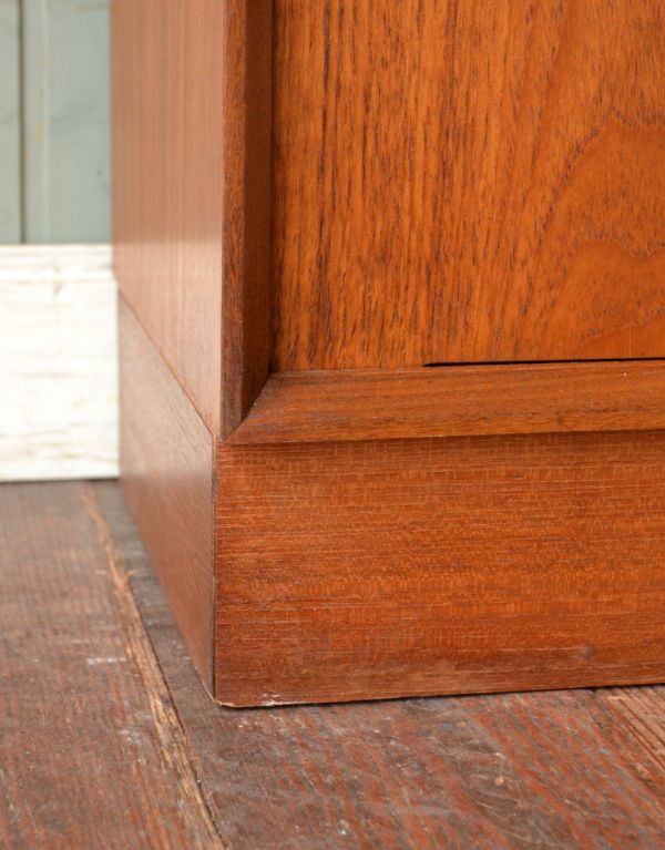 チーク材のヴィンテージ北欧家具、引き戸式キャビネット(x-611-f