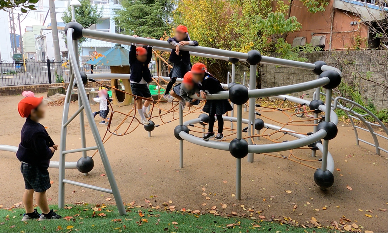 ARTICLE - PLAY DESIGN LAB