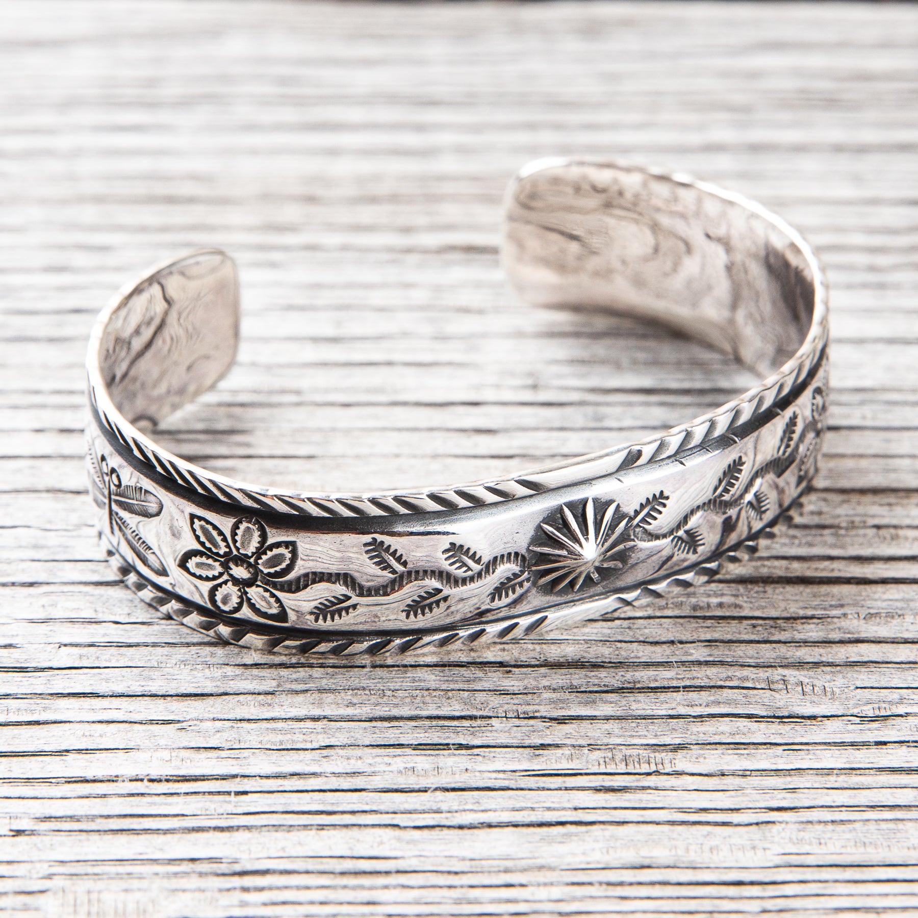 Larry Smith Shell Flower Bracelet BR-0159 – Second Sunrise