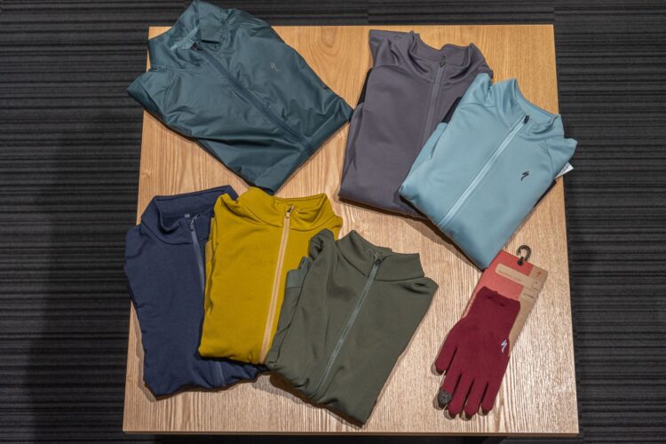 気温が下がってきた今の時期にオススメのアパレル
