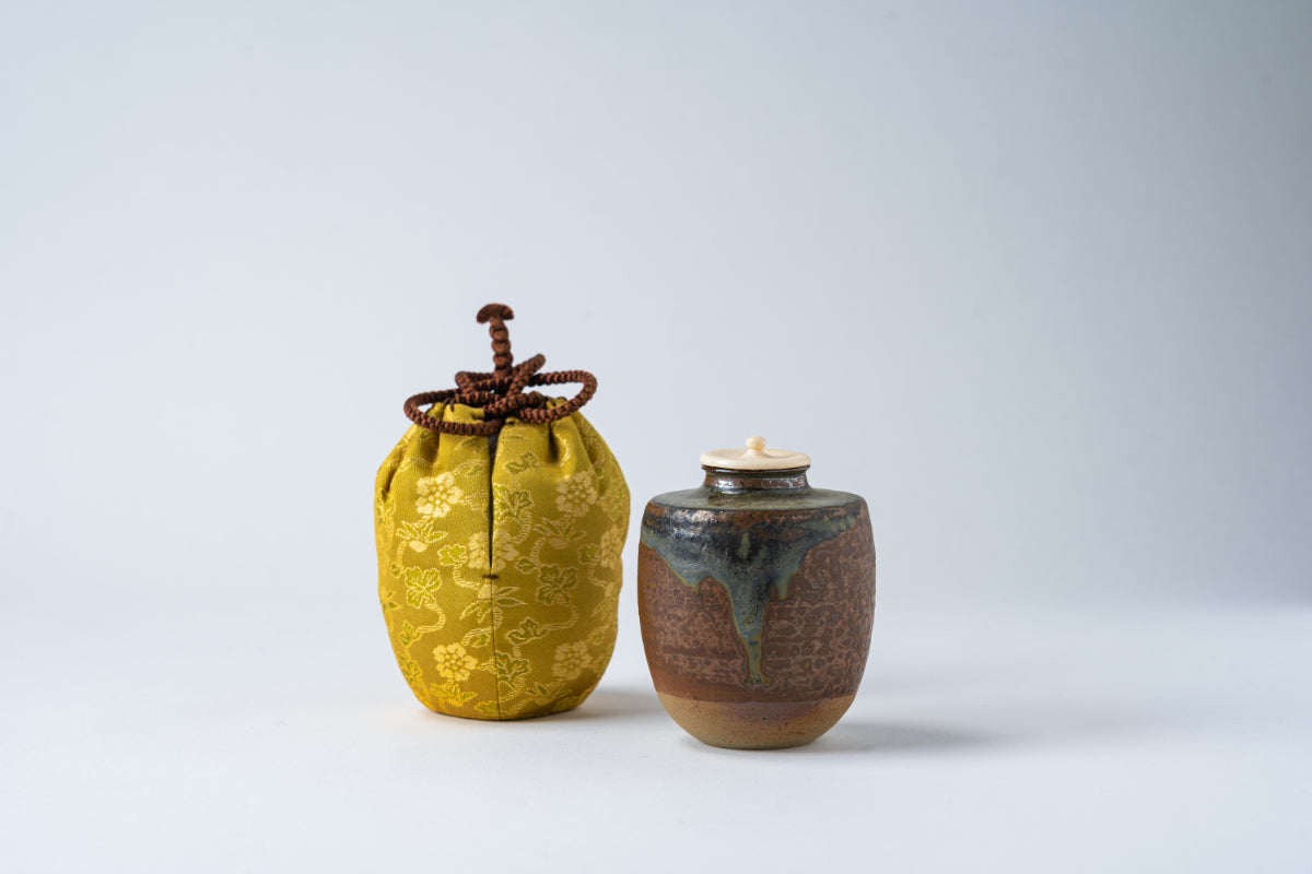 肩衝茶入 十一代 髙取静山造– 高取焼宗家