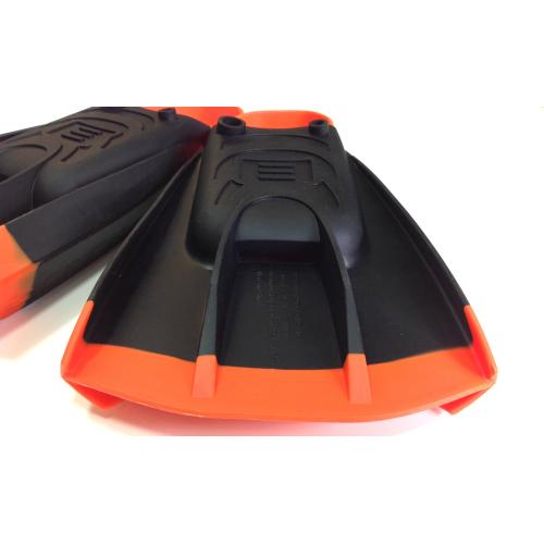 世界中のボディサーフィンを楽しむ人達が愛用しているフィンがあります