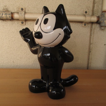 1919年：アメリカで誕生した人気キャラクター：フィリックス！陶器