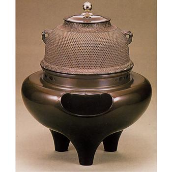 南鐐撮霞真形釜添 唐銅朝鮮風炉【販売】-茶道具は京都しみず孔昌堂