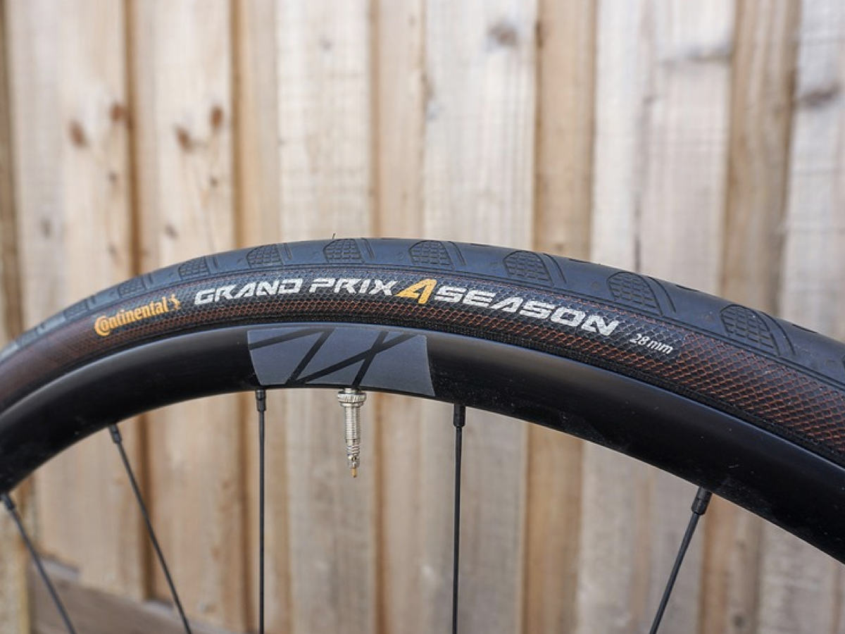 CONTINENTAL GRAND PRIX 4 SEASONS TYRES – La Chouette Paris