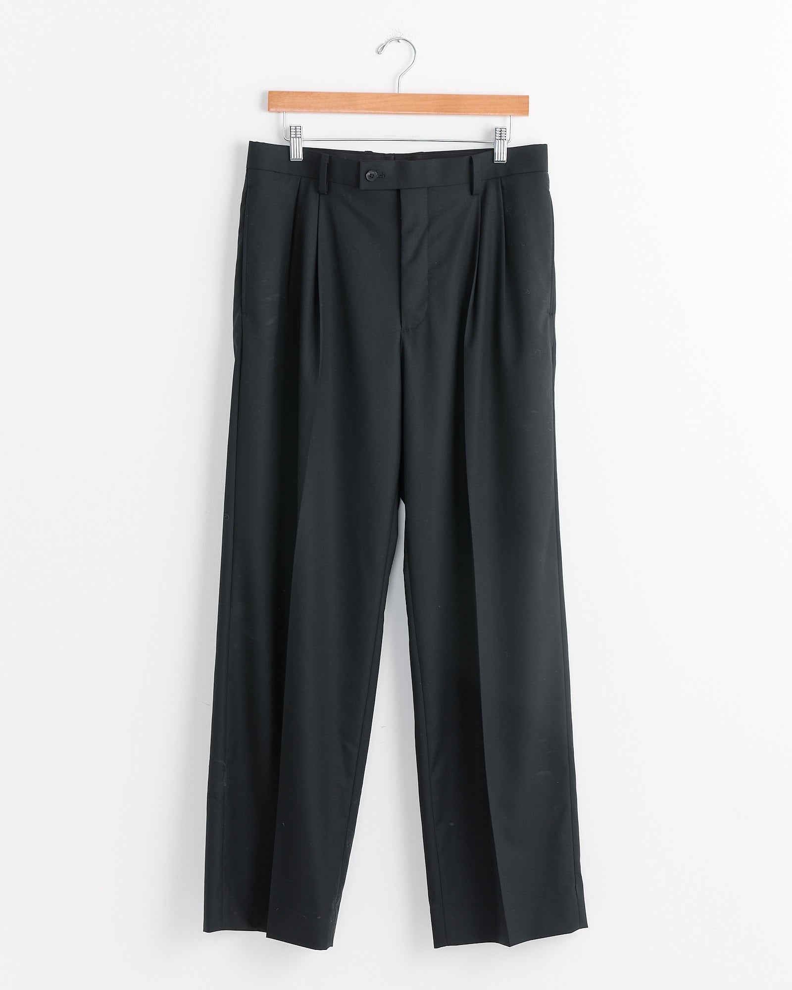 AURALEE TROPICAL WOOL TWO-TUCK SLACKS