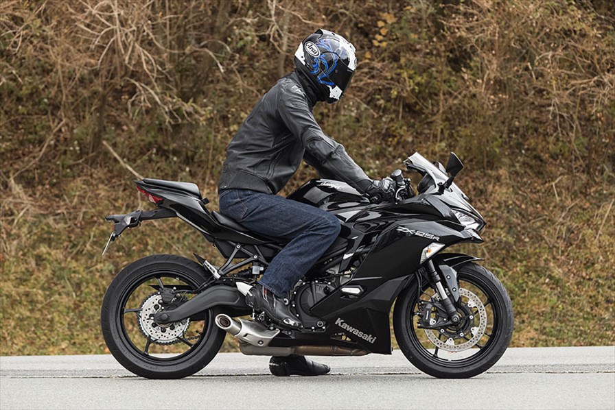 SCREAM！ 17000rpm再び Kawasaki ZX-25R – WEB Mr.Bike