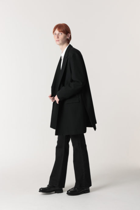 尾州ウールに伝統技法の加工を用いた極上素材を使用！3シーズン使える