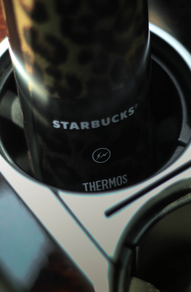 ヒョウ柄のスタバ・オリジナル水筒が人気 THERMOS レオパード柄