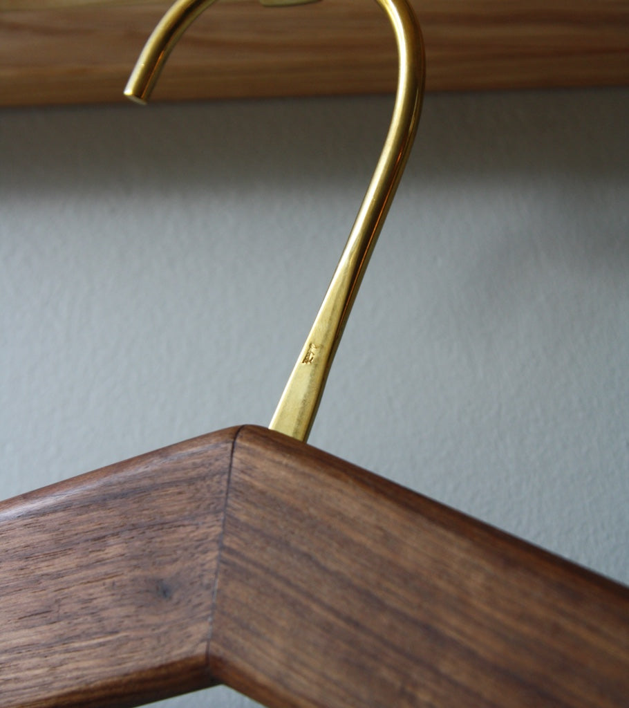 Walnut Hanger Mod. 4650 Carl Auböck Carl Auböck – Sigmar London