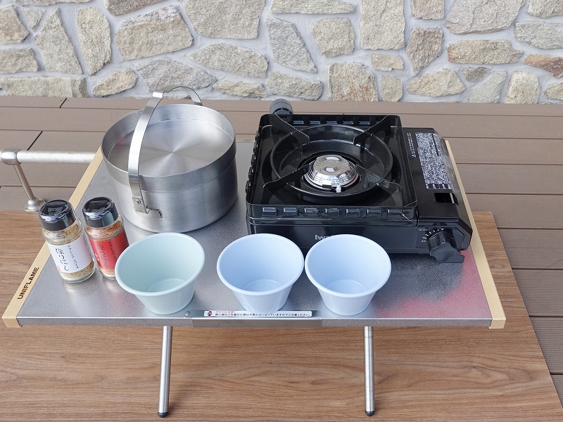ユニフレームの焚き火テーブル ラージタイプが復刻版で再入荷