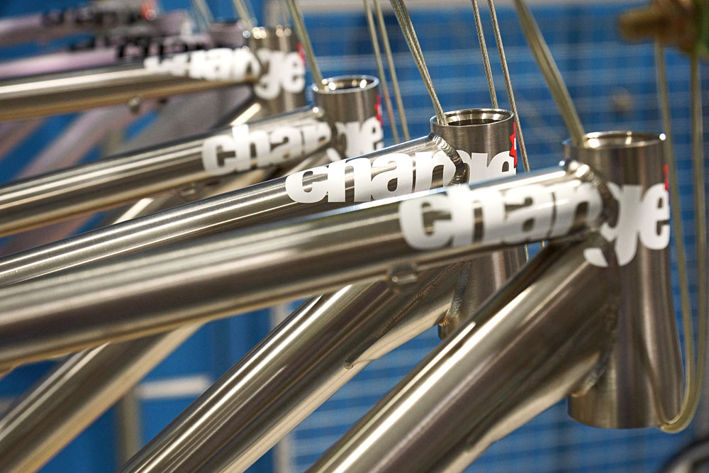 横浜店限定CHARGE特価フレーム】トレイルに最適なチタンとクロモリが超