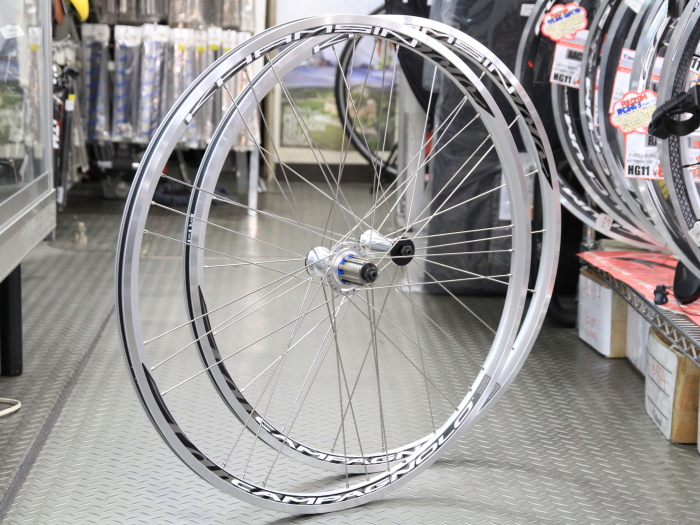 カンパシルバーで揃えるなら、マストホイールのカムシン | 上野、御徒