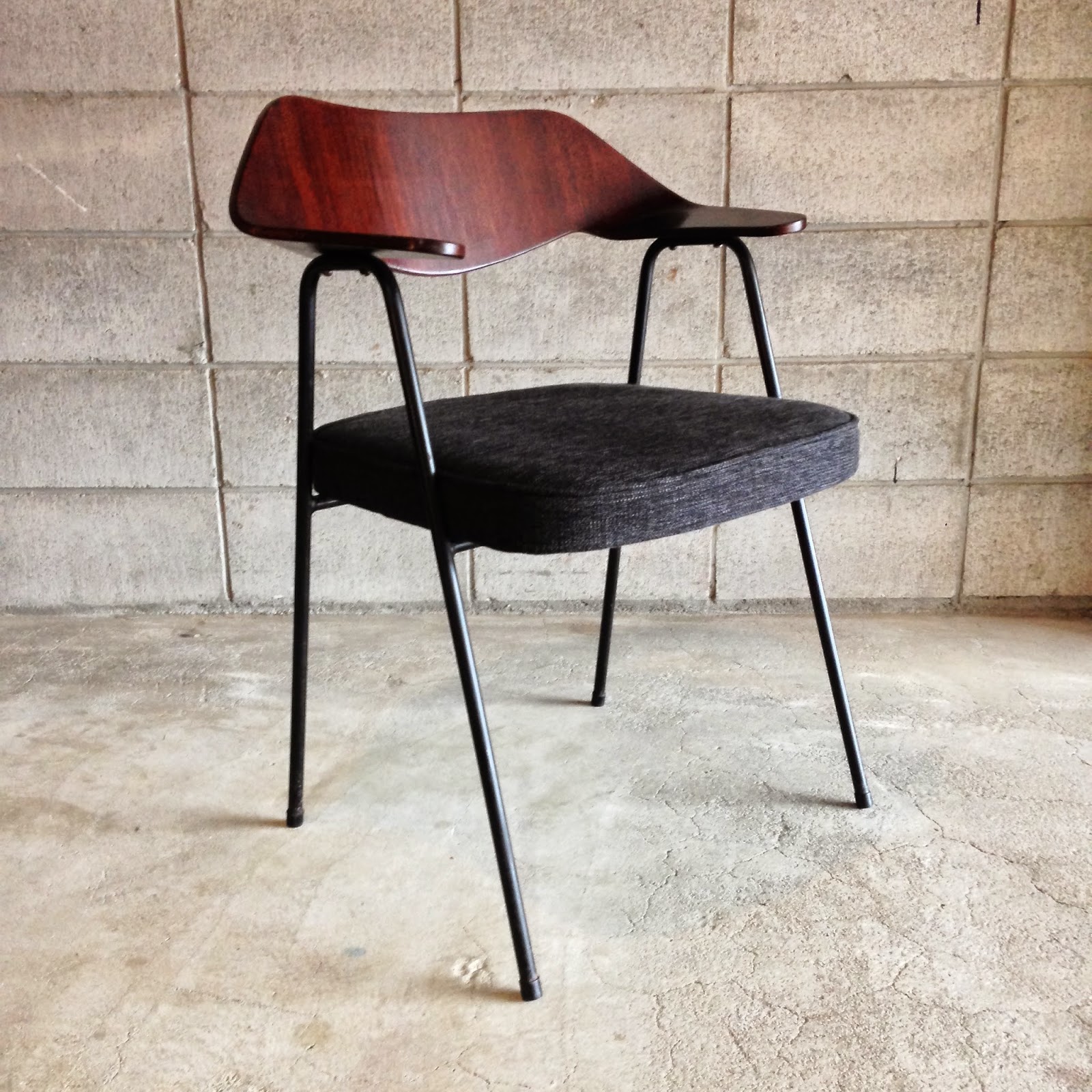 Robin Day Chair 675 - HARRYS ANTIQUE MARKET | ハリーズ