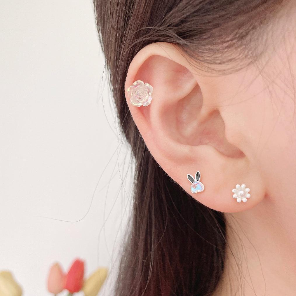 925 Silver]うさぎ ブラック ホワイト ハート ピアス 18G 韓国