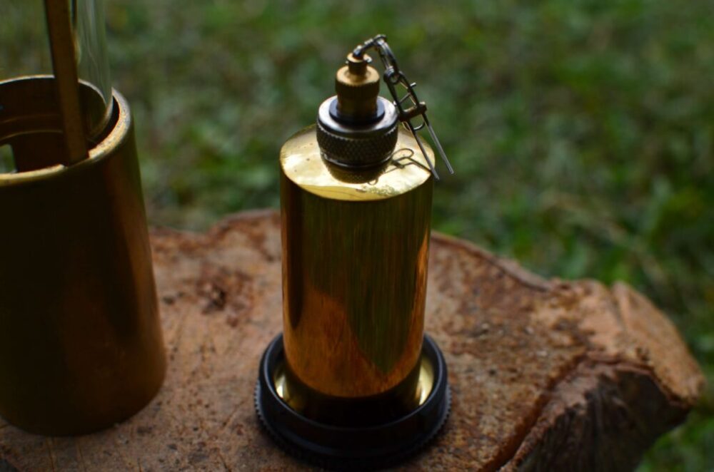 雪丘工房】UCOのキャンドルランタンを「オイル化」する方法 | 年間86泊