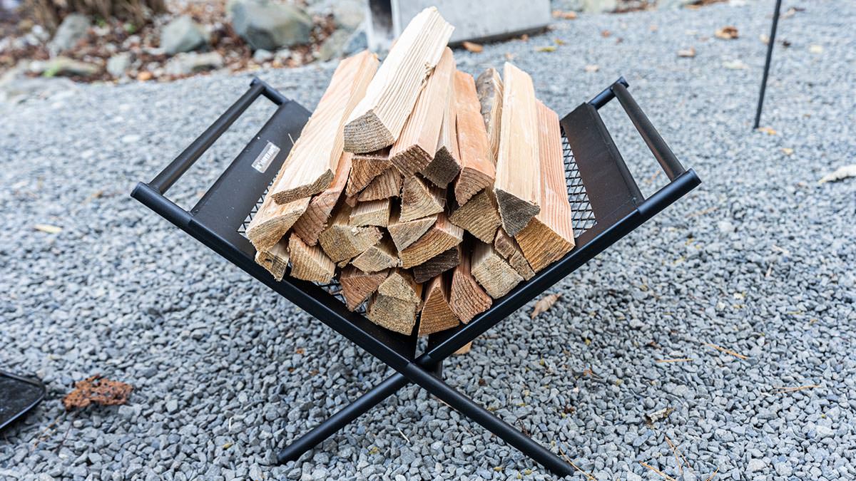 おたろ!【新品・未使用】クイックキャンプ アイアン薪ラック黒 おたろ