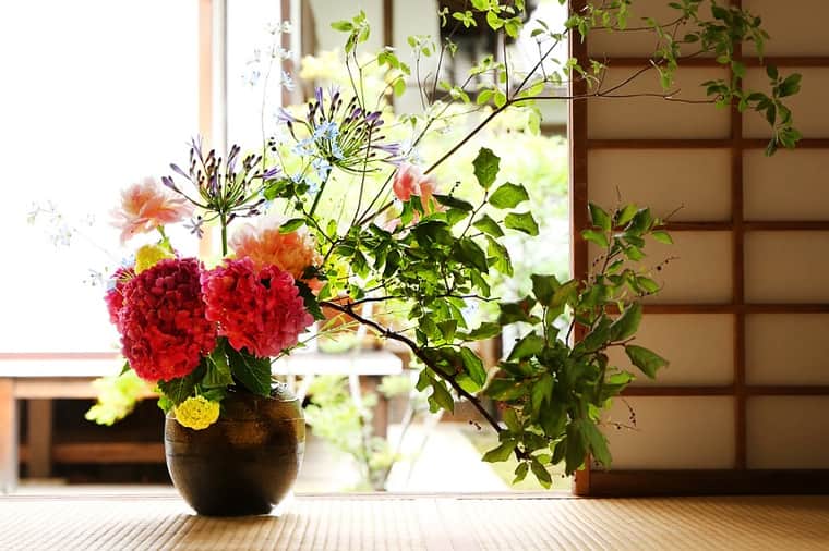 エルメス】ローズイケバナの香水レビュー｜都会に咲く