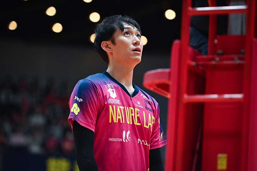 柳田将洋、流れを引き寄せた1本のサービスエース 監督も気付かない反則