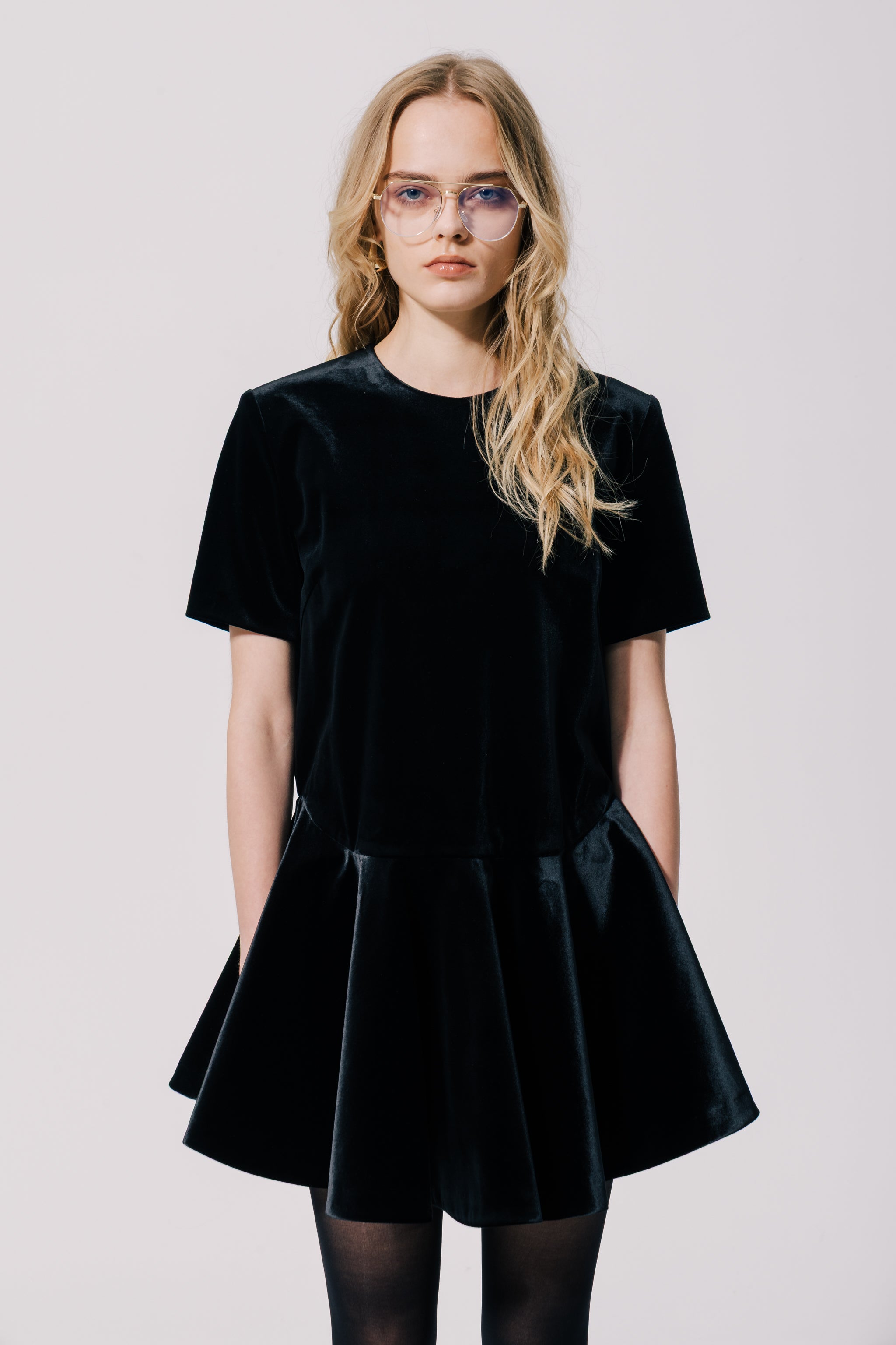 Neue Velour Dress – THE TOÉ