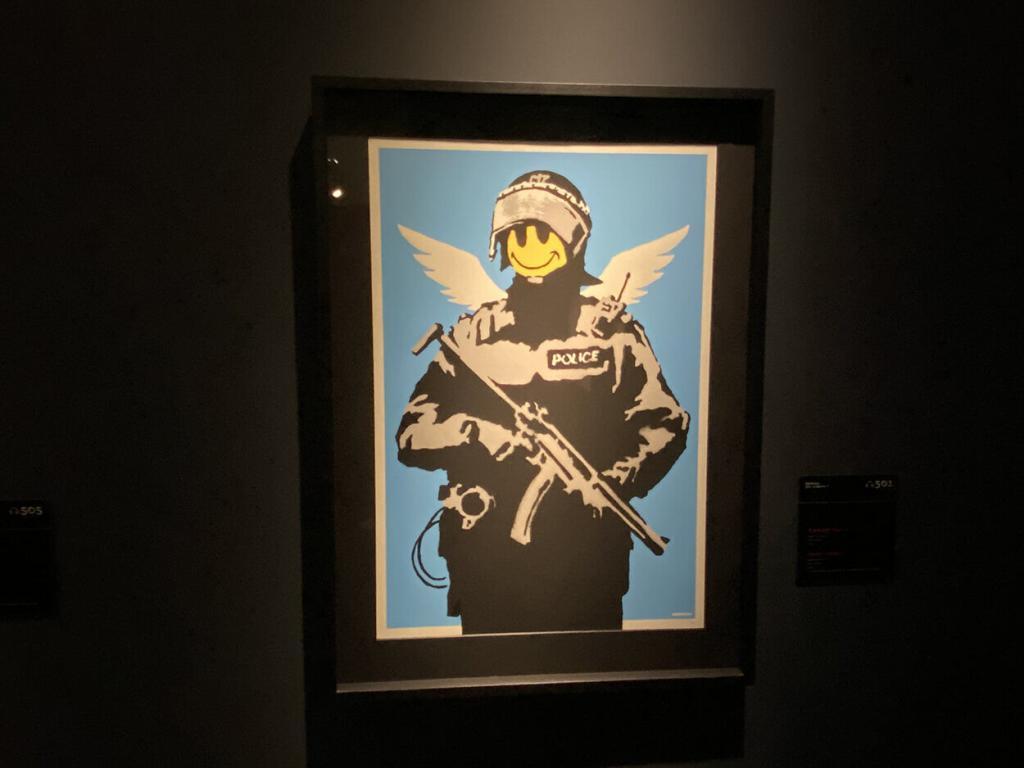 バンクシー スマイリー作品の意味と解説 | The Art of Banksy
