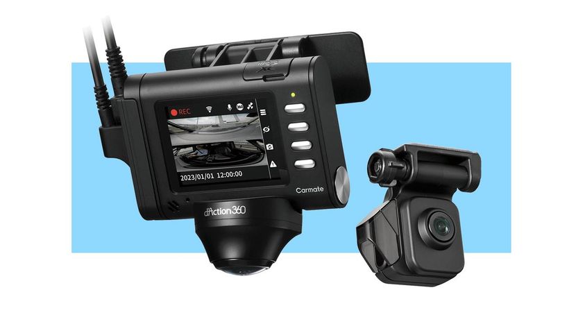 カーメイト】2つのカメラで前後と360度の記録を可能にしたドライブ