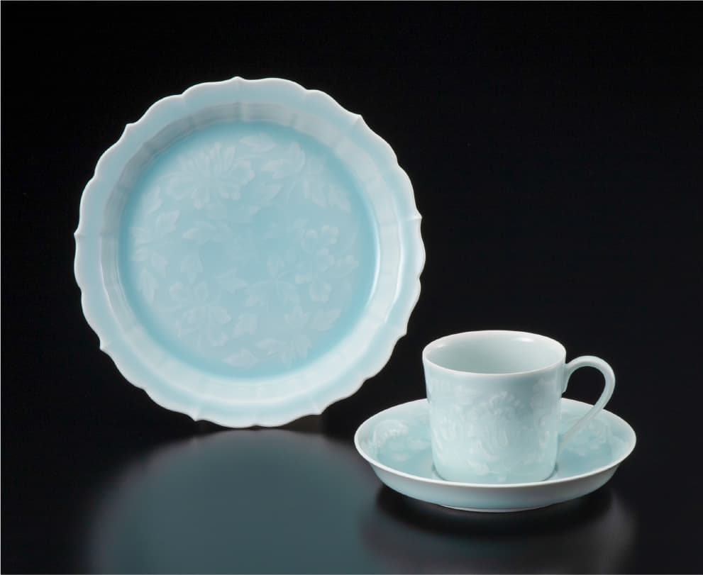 青白磁 華唐草 | 土岐市美濃焼公式ブランドサイト｜TOKI MINOYAKI