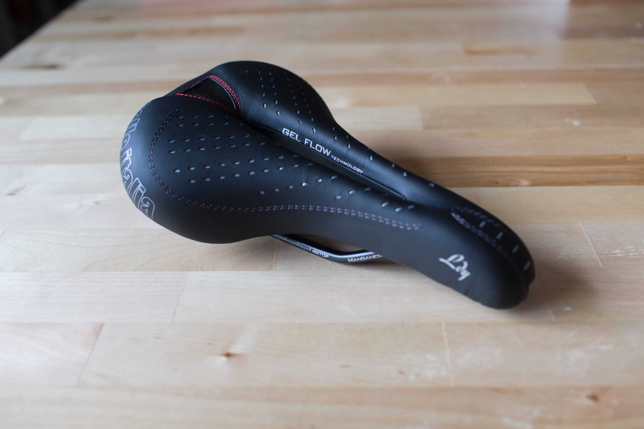 Selle Italia LADY GEL フロー S2 試座のみ 女性用 Amazon.com : Selle