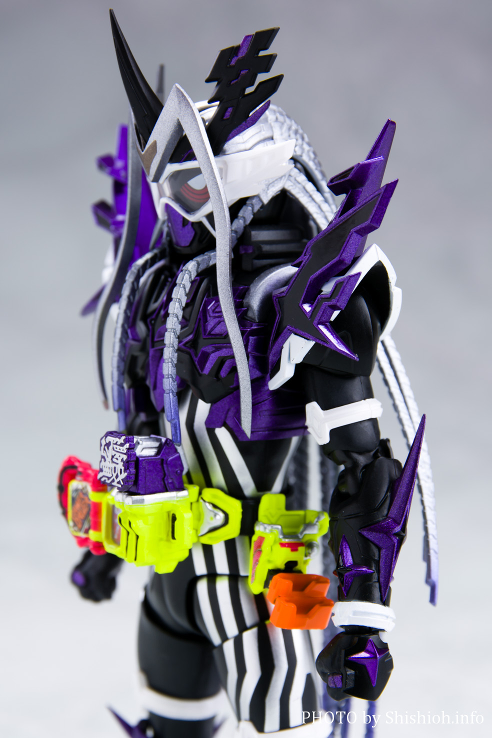 レビュー】S.H.Figuarts 仮面ライダーゲンム 無双ゲーマー