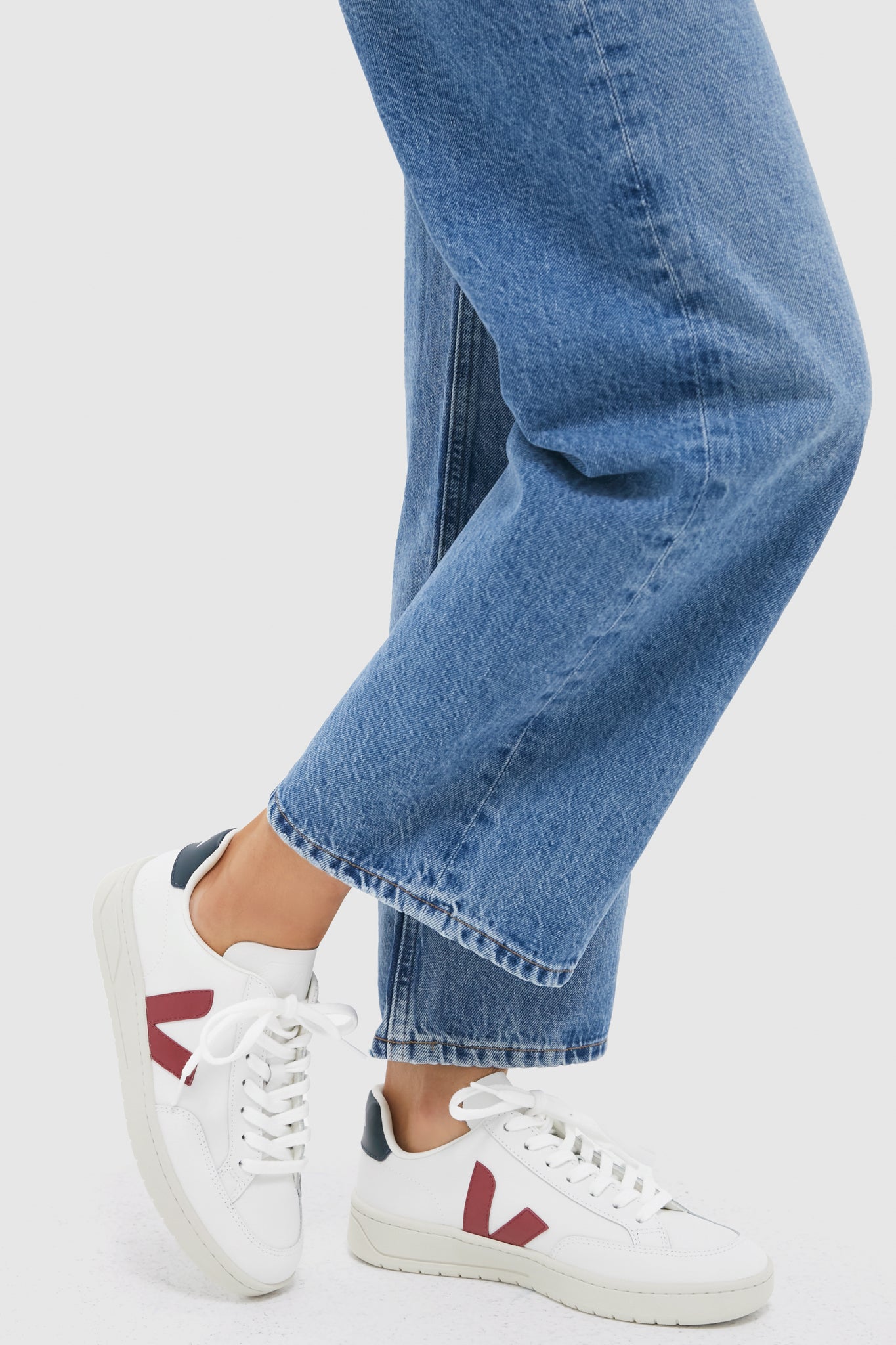 Extra White Marsala Nautico V-12 Sneakers | VEJA