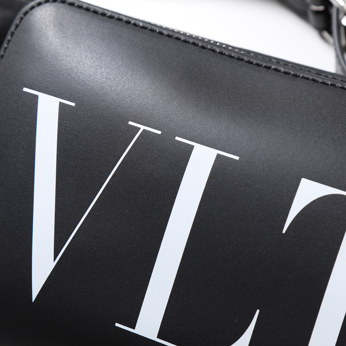 楽天市場】VALENTINO ヴァレンティノ 2Y2B0719 WJW レザー ベルト