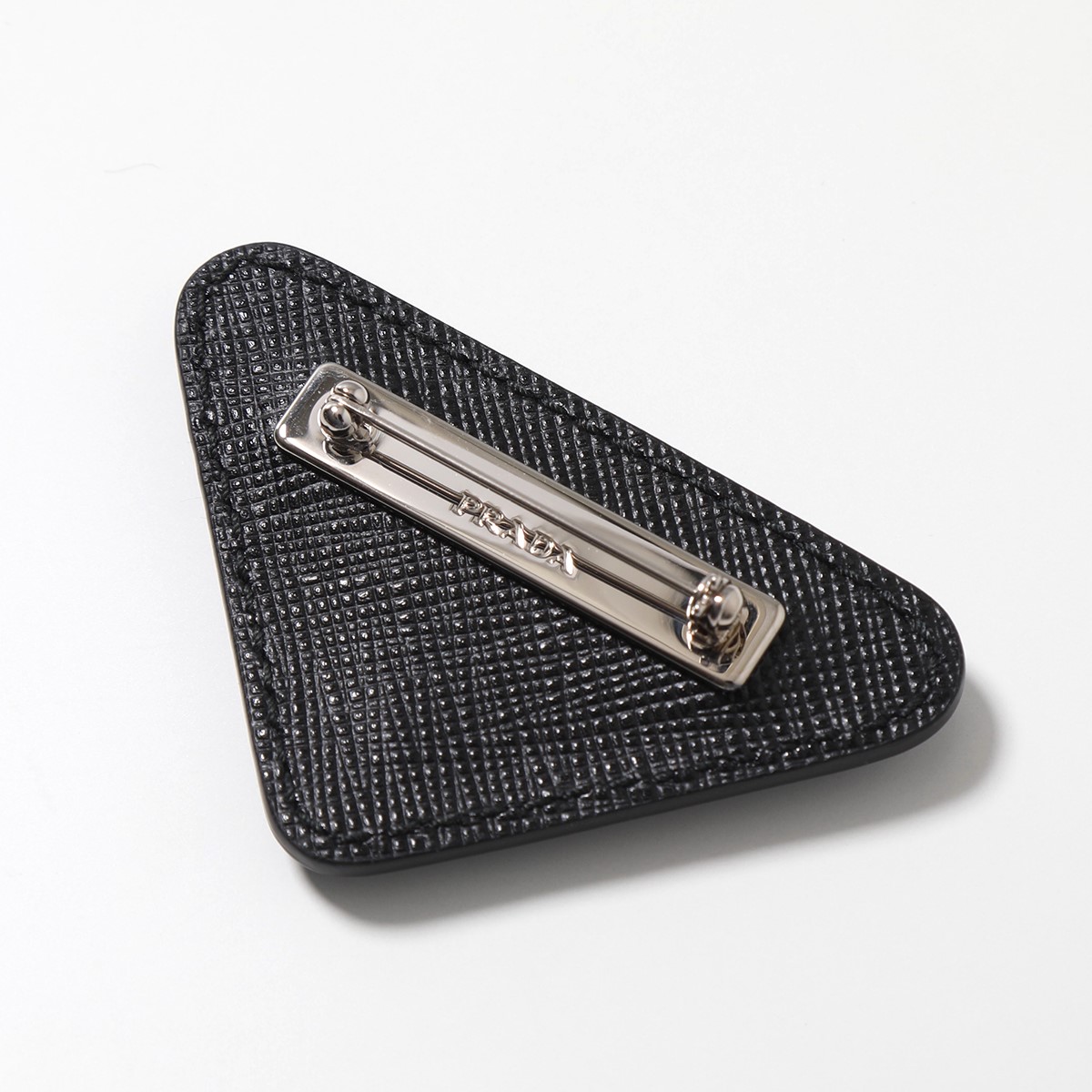 楽天市場】PRADA プラダ ブローチ 2IS061 QHH メンズ サフィアーノ