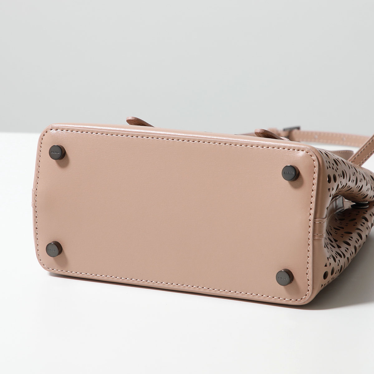 楽天市場】ALAIA アライア ショルダーバッグ MINA 20 ミナ