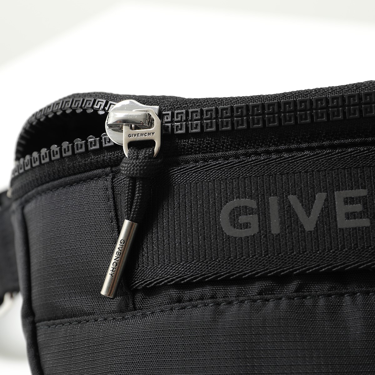 楽天市場】GIVENCHY ジバンシィ ボディバッグ BKU040 K1RG メンズ G