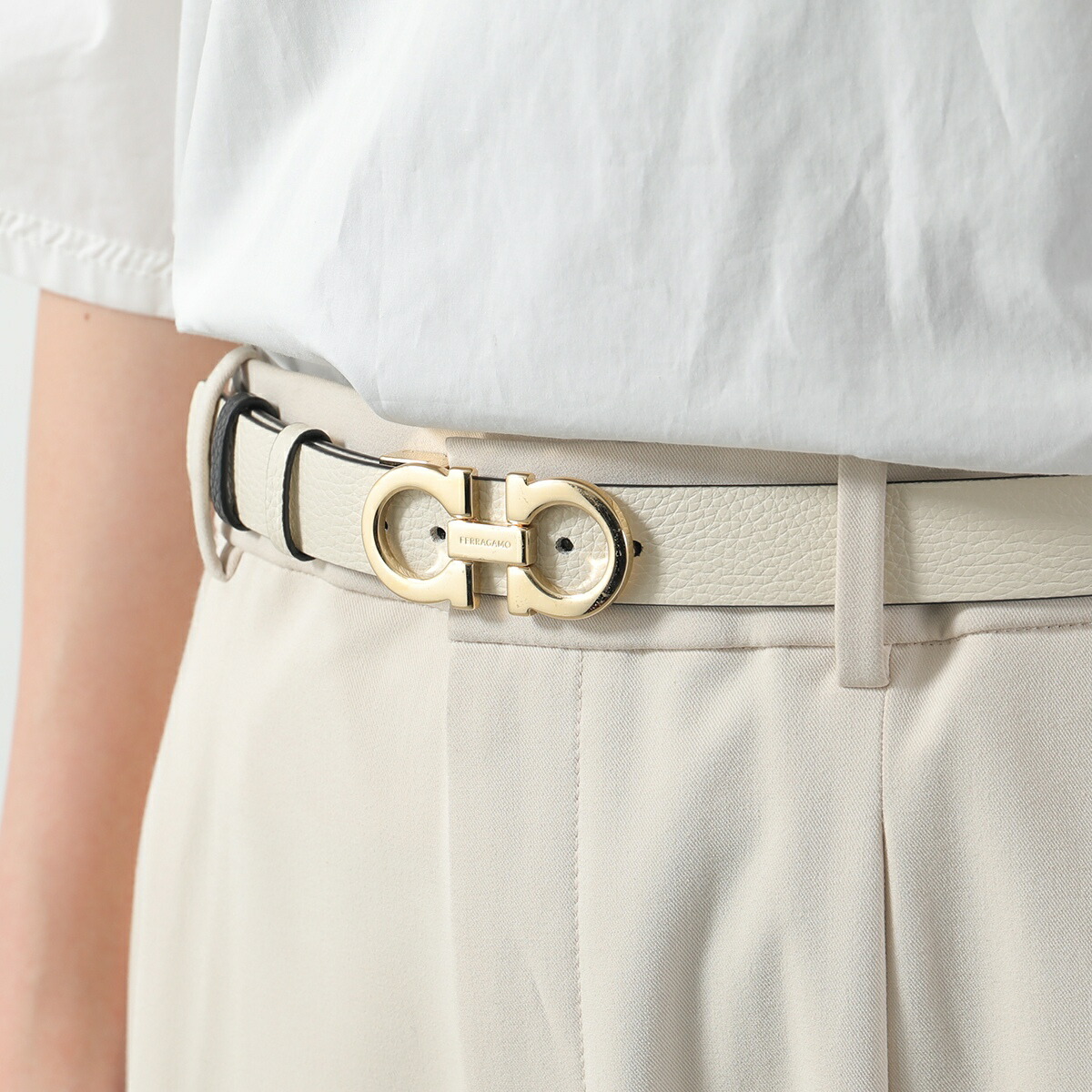 美品 サルヴァトーレフェラガモ パイソン ベルト ゴールド 金 金具