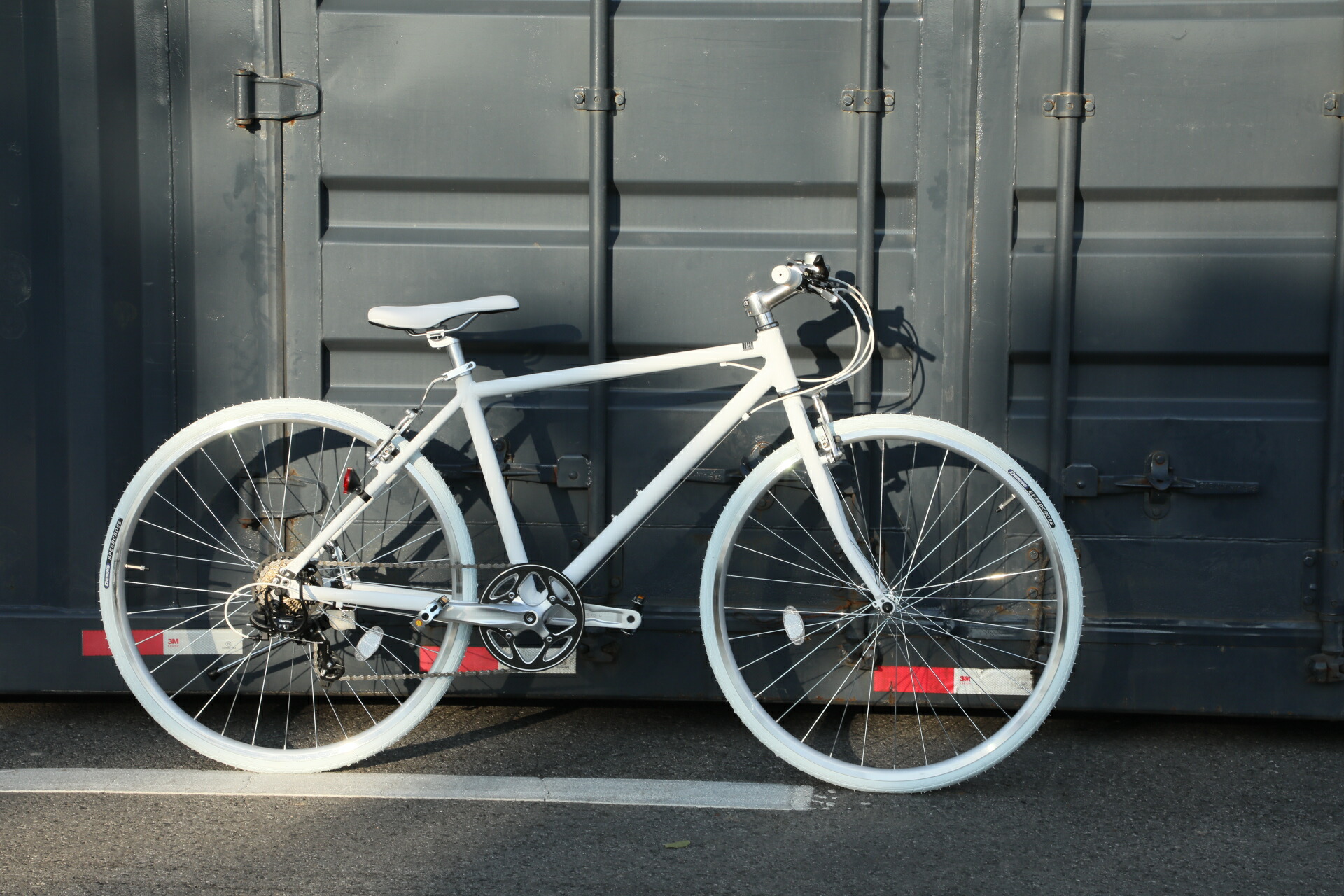 楽天市場】クロスバイク アルミ製 自転車 送料無料 8割完成車 シマノ 7