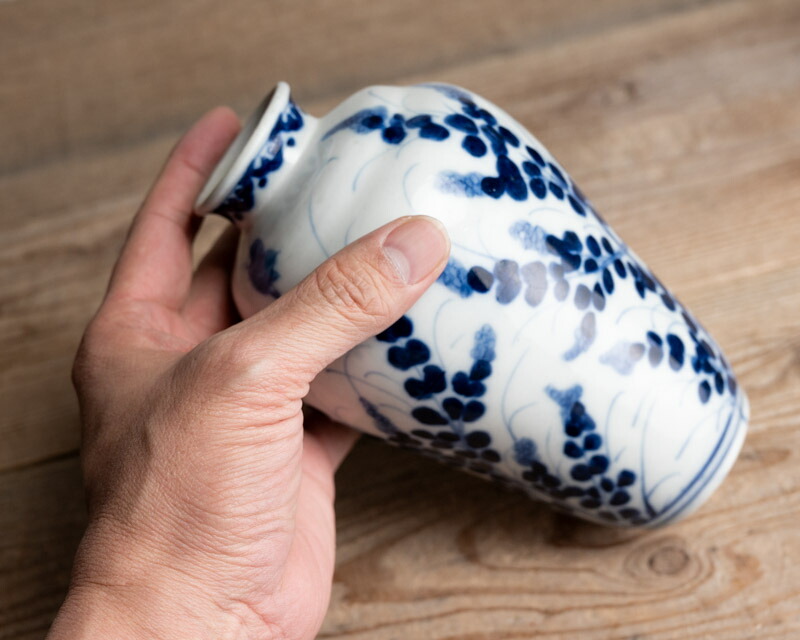 楽天市場】骨董○伊万里染付花蝶文花瓶○ | 明治時代-19世紀頃 | 肥前