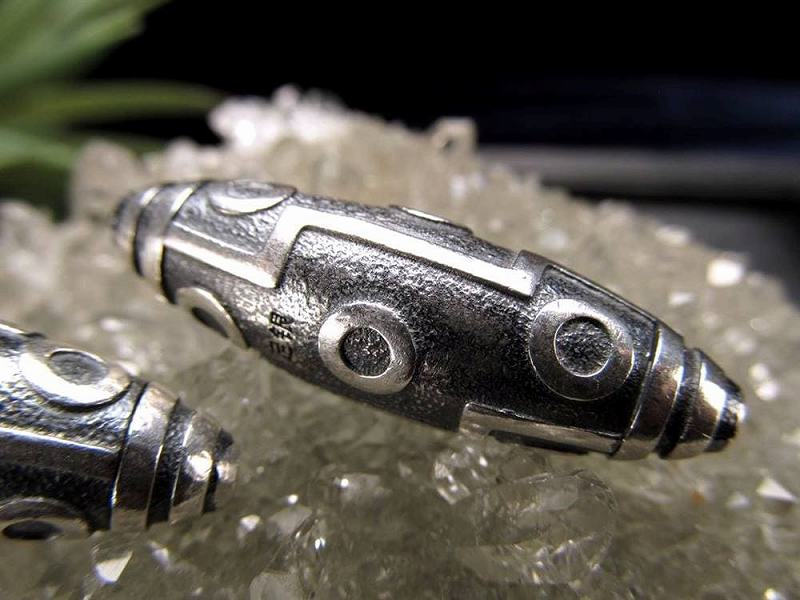 楽天市場】高純度の銀製【シルバー九眼天珠(くがんてんじゅ)】長さ約