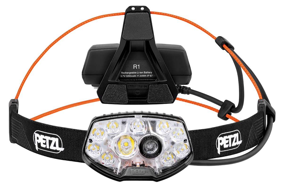 PETZL】1500lm・145g・リアクティブライティングのヘッドランプ ｢NAO