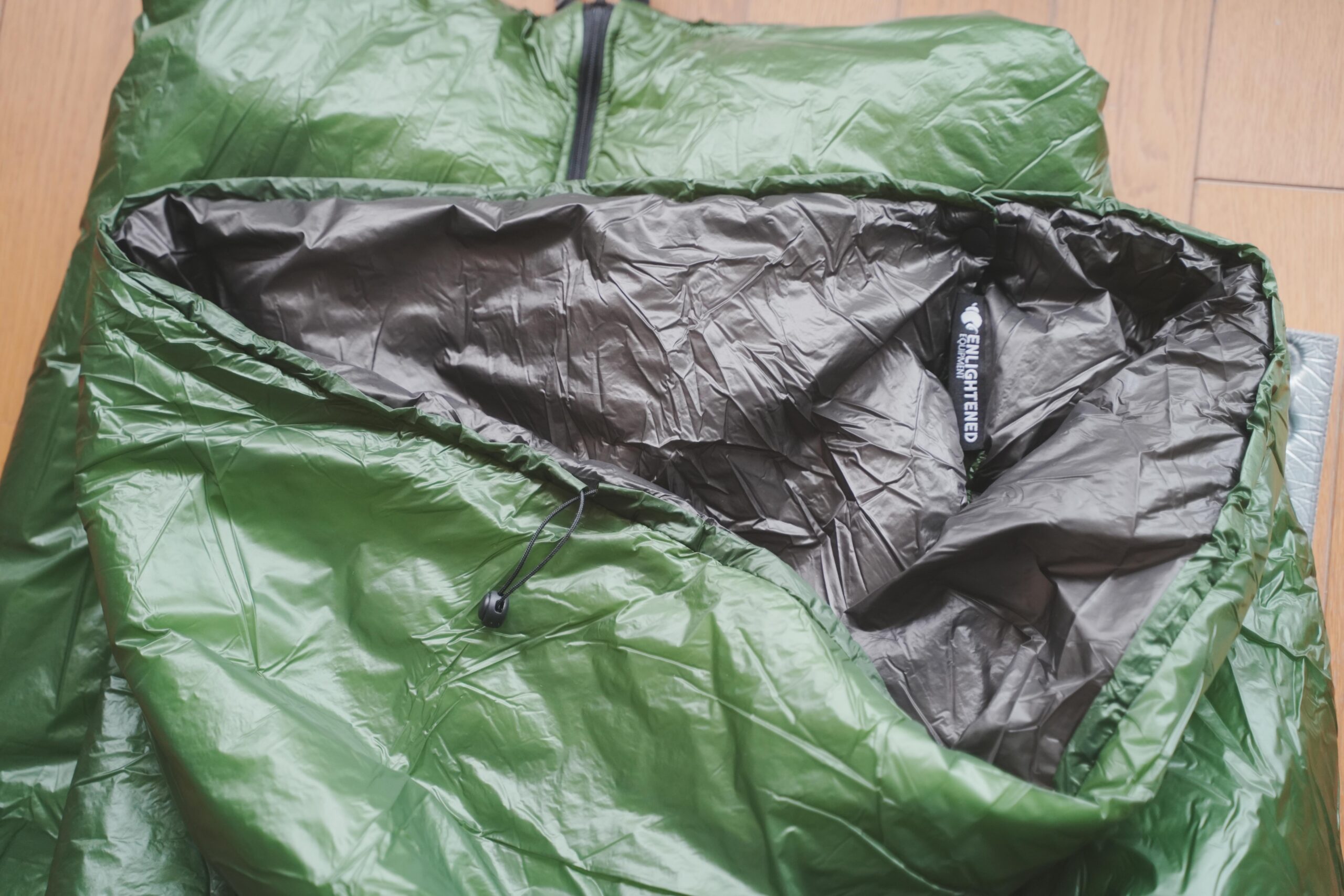 軽量夏用化繊キルト Enlightened Equipment Revelation APEX 50°F