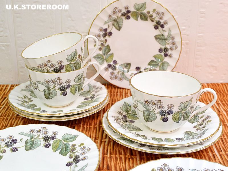 UKストアルームRW118 Royal Worcester ロイヤルウースターラビニア