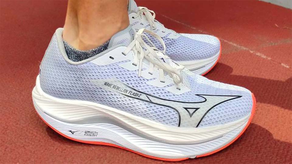 Mizuno】ウエーブリベリオンフラッシュ2 レビュー│リベリオンプロ2と