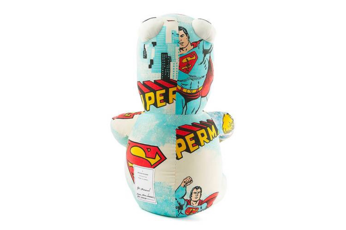 READYMADE】特大サイズの“SHEETS BIG FROGMAN”ぬいぐるみが国内12月25