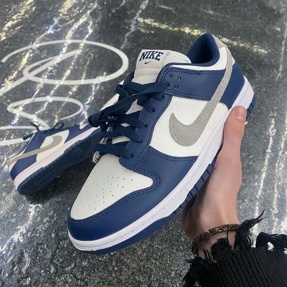 Nike Dunk Low “Summit White and Midnight Navy”が発売予定 ［FD9749