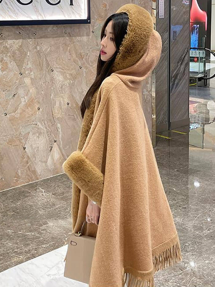 VERILADY | （予約販売）ふわふわファー付きポンチョ