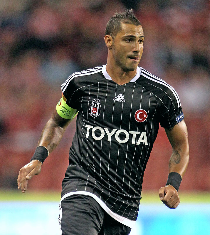 香川のベシクタシュ、6つのカッコいい「白と黒のユニフォーム」（Qoly）