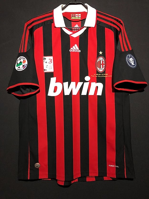 ミランの“バンディエラ”マルディーニの引退記念ユニフォーム｜サッカー