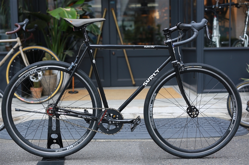 関東送料無料サーリー スチームローラー ピストSurlySteamroller 美品 サーリー SURLY スチームローラー STEAMROLLER 2024年 シングル